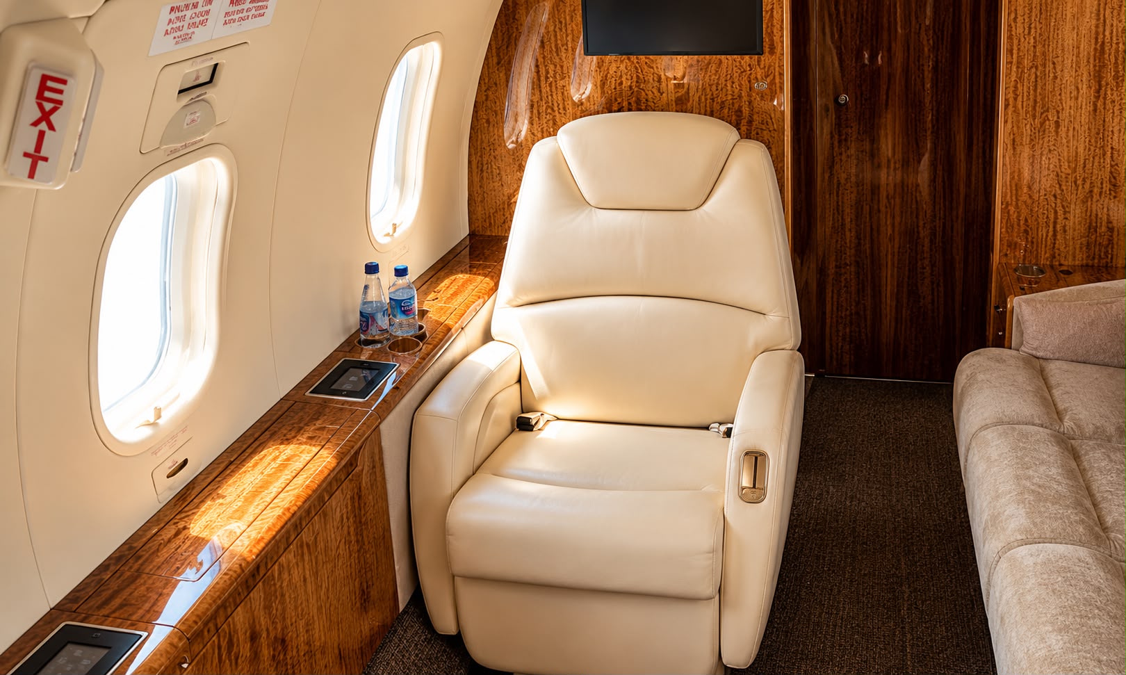 TC-EAR cabin seat