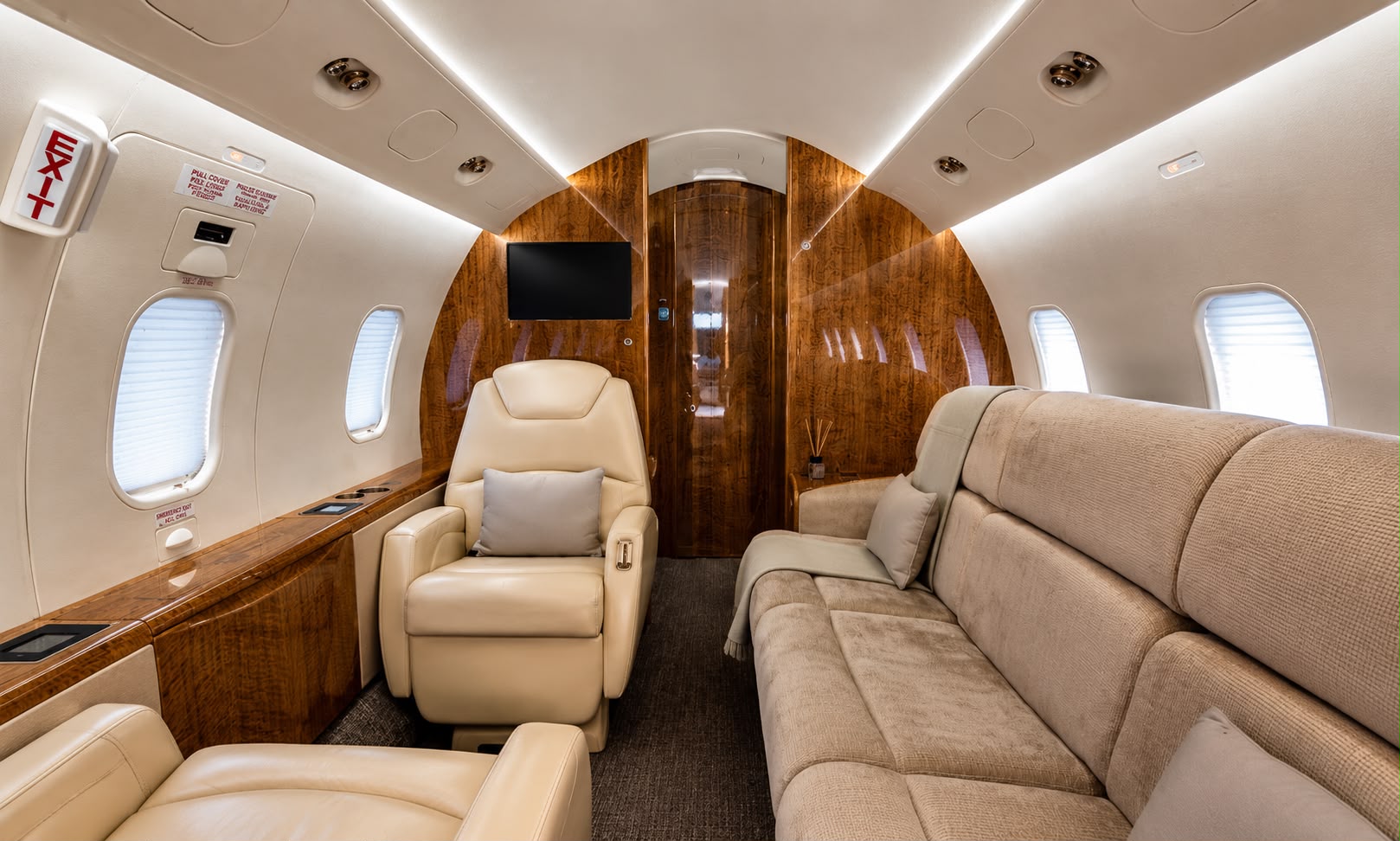 TC-EAR cabin interior